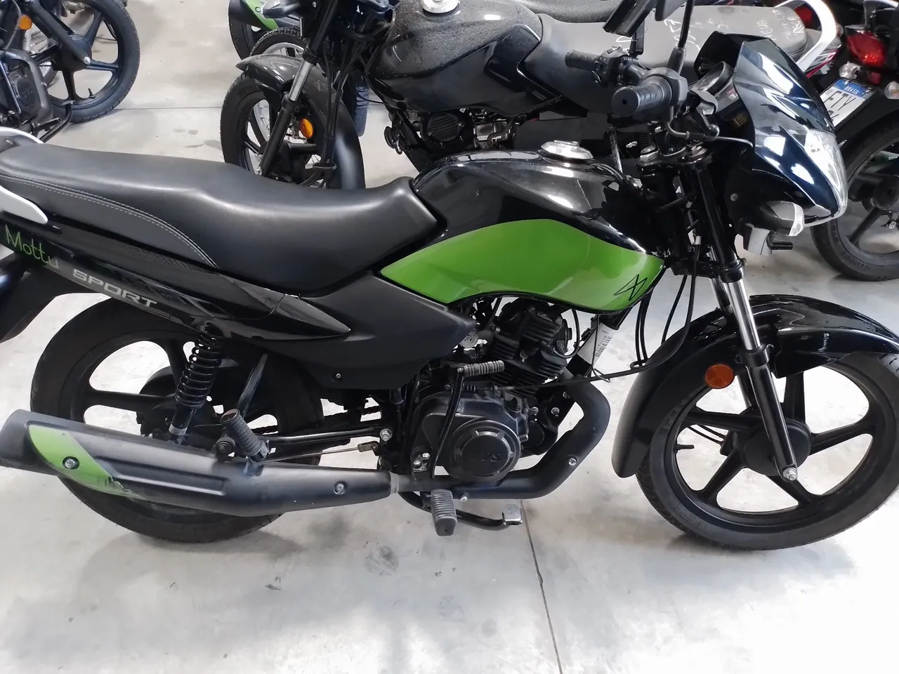 Vendo tvs sport 110l
