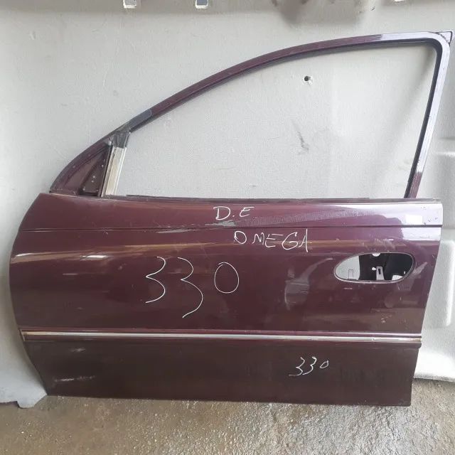 Porta dianteira esquerda Chevrolet Omega 1999 C/detalhes