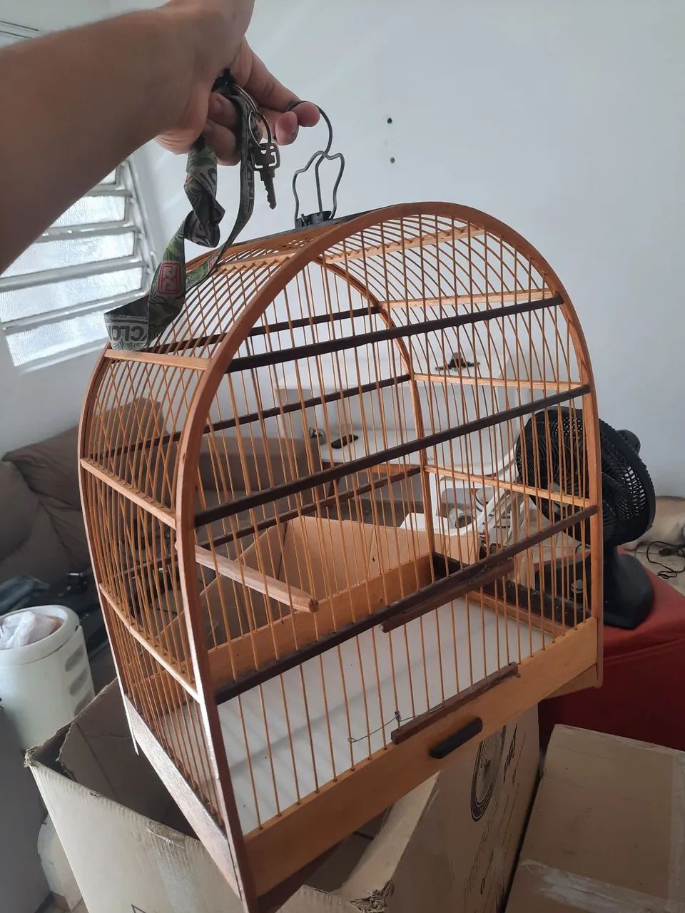 Gaiola para pássaros usada