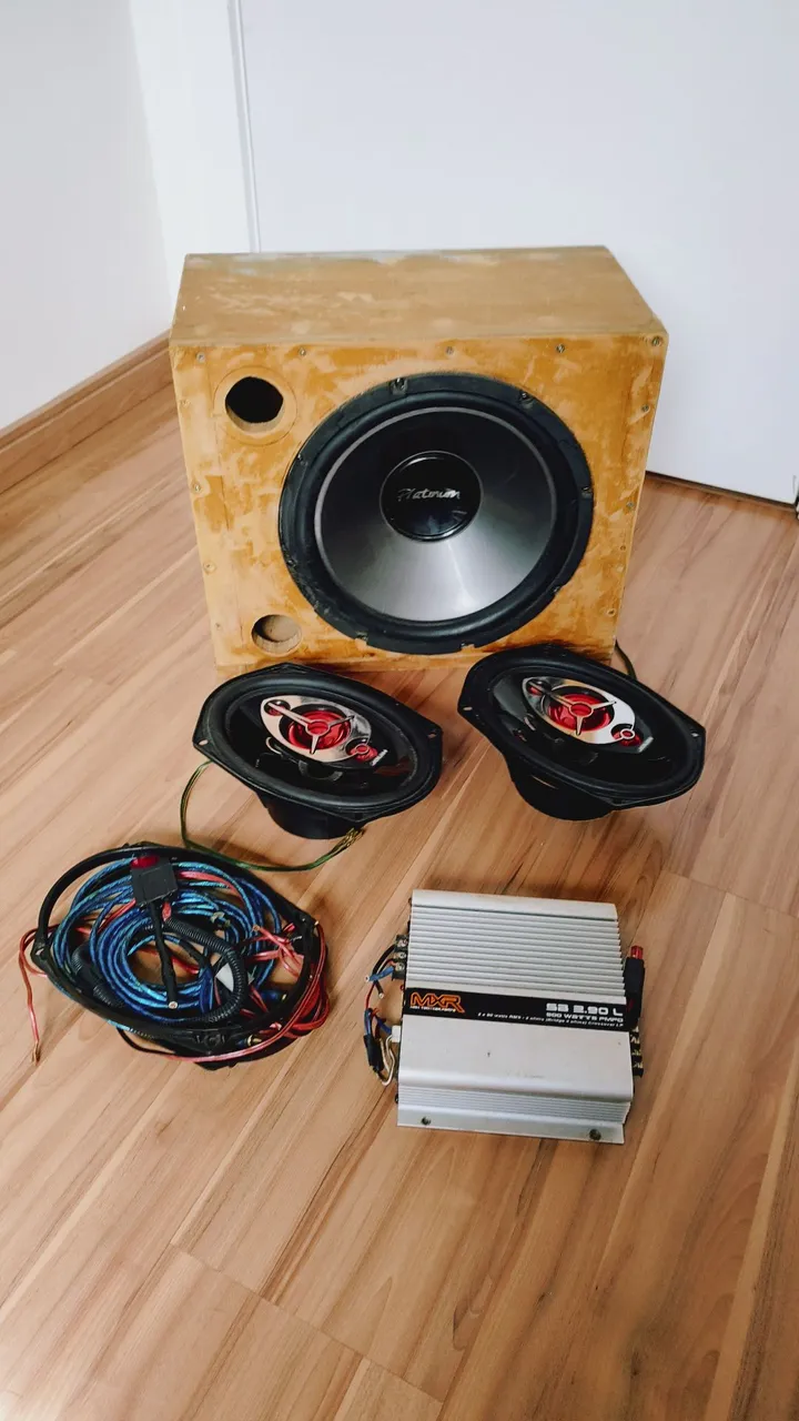 Som Auto Completo - Subwoofer, Alto-falantes e Amplificador