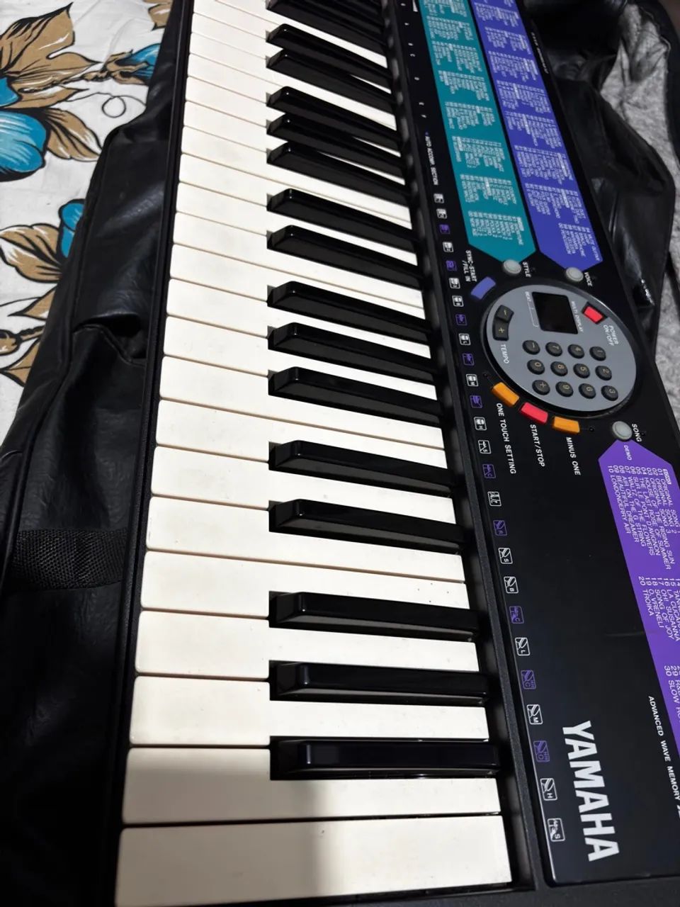 Teclado Yamaha PSR77