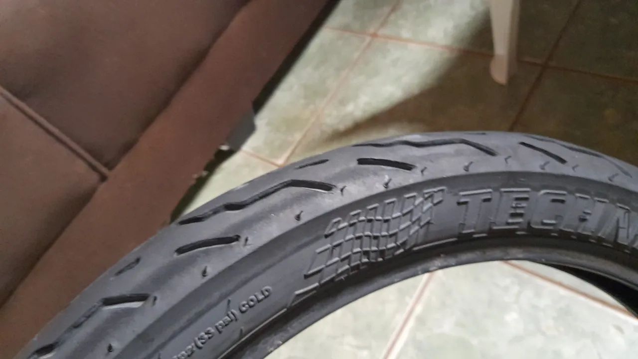 Pneu  para  uso  sem  camara  