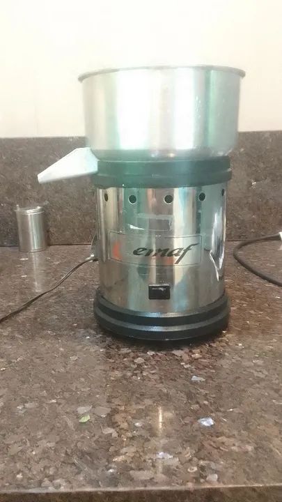 Extrator espremedor de frutas industrial Cemaf