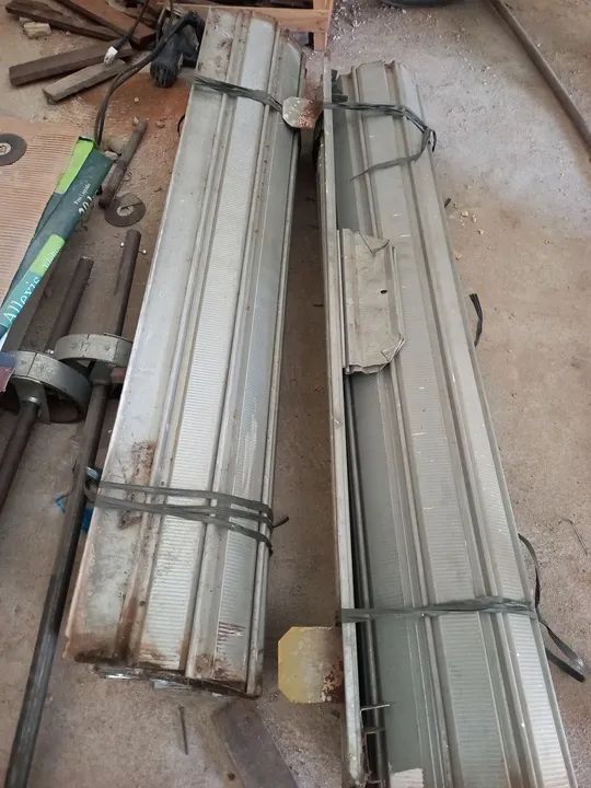 Portas de enrolar em alumínio usadas 1,5m de largura  800 cada 