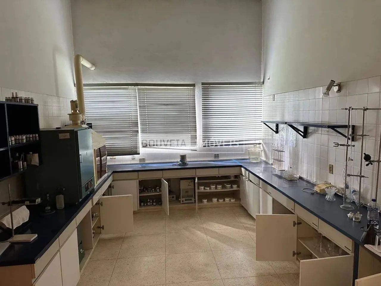 Barracão com 1.050 m² de Área Útil e 24.500 m² de Terreno, aluguel de R$ 32.000 + Taxas -  - Foto 8
