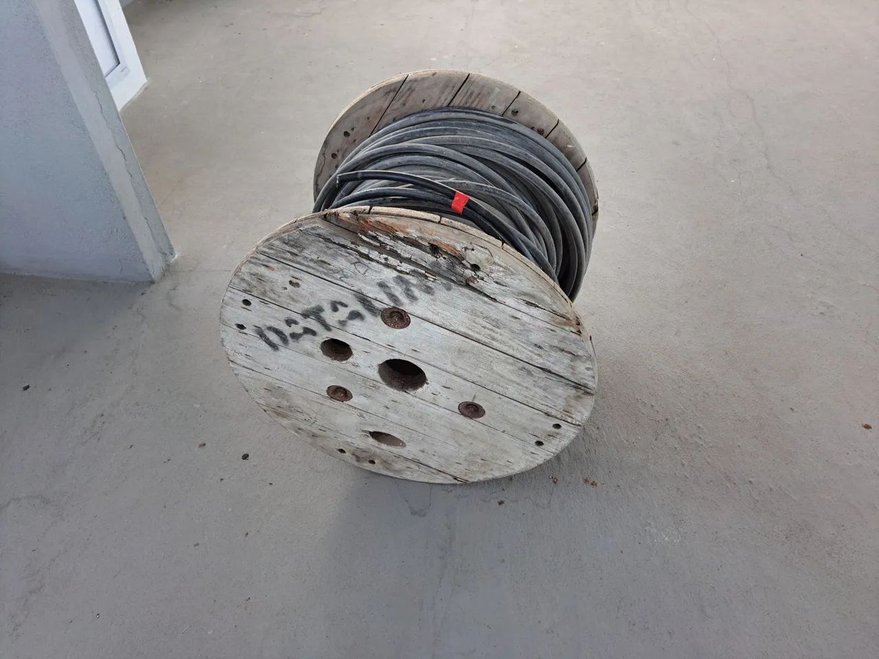 Cabo coaxial LMR 600.