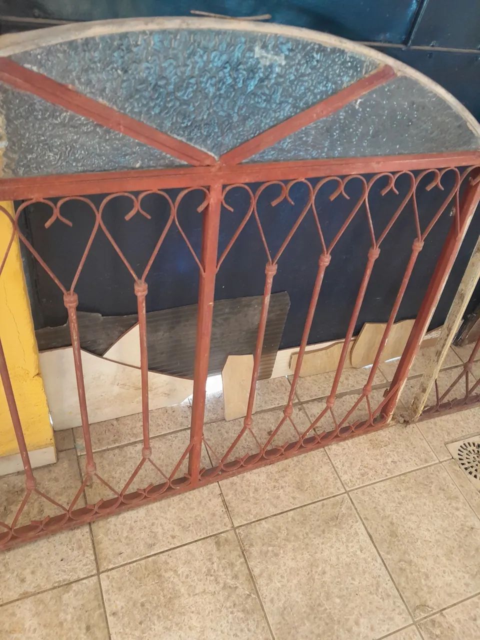 Janela em ferro com vidro - Ótimas para segurança! - Foto 3