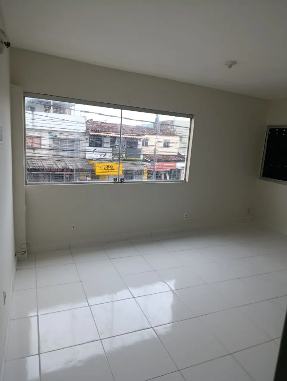sala comercial/loja 23m²,av general san martin) primeiro andar ,fone *19