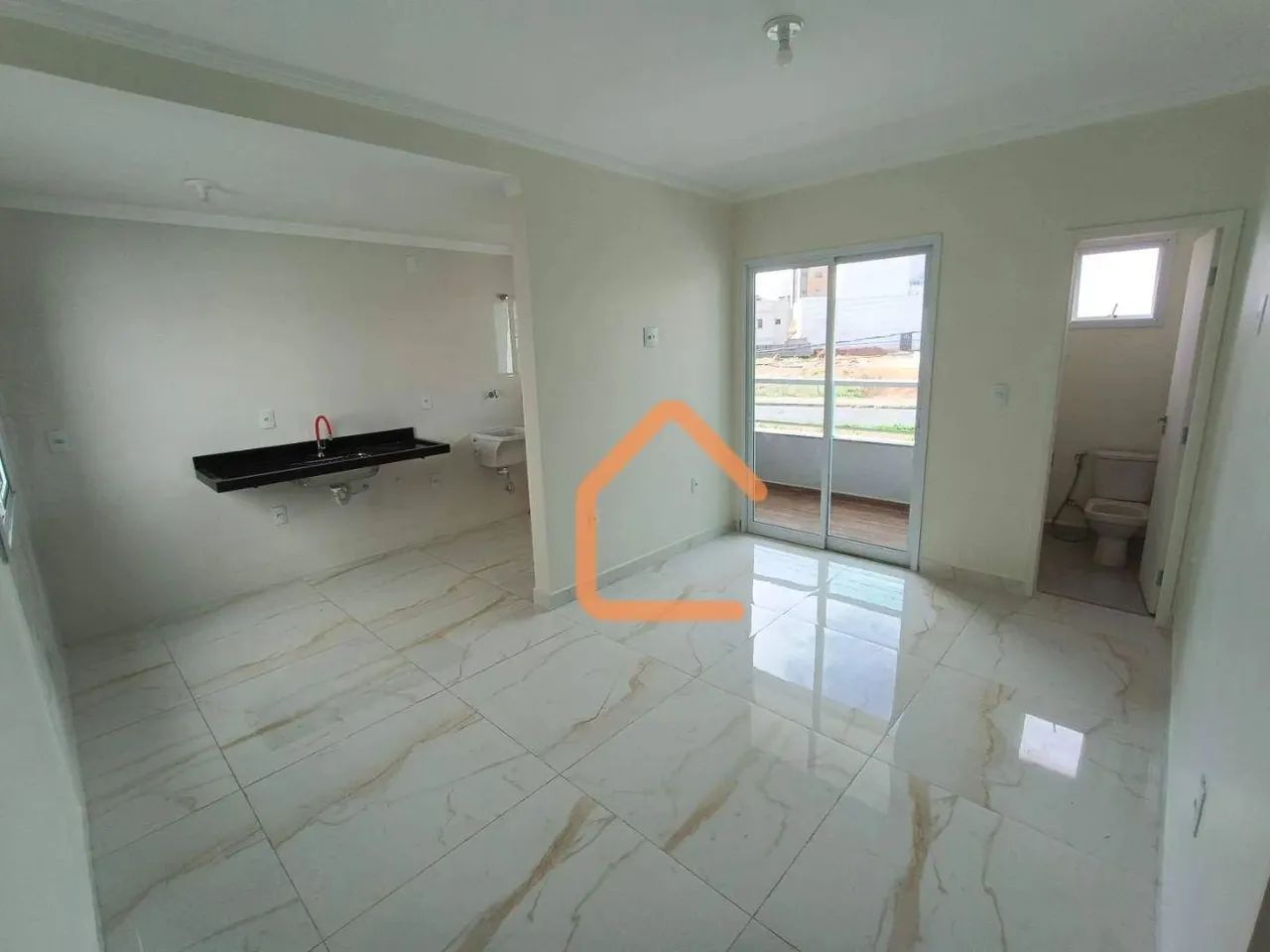 Apartamento com 2 dormitórios à venda, 75 m² por R$ 435.000,00 - Santa Rita II - Pouso Ale