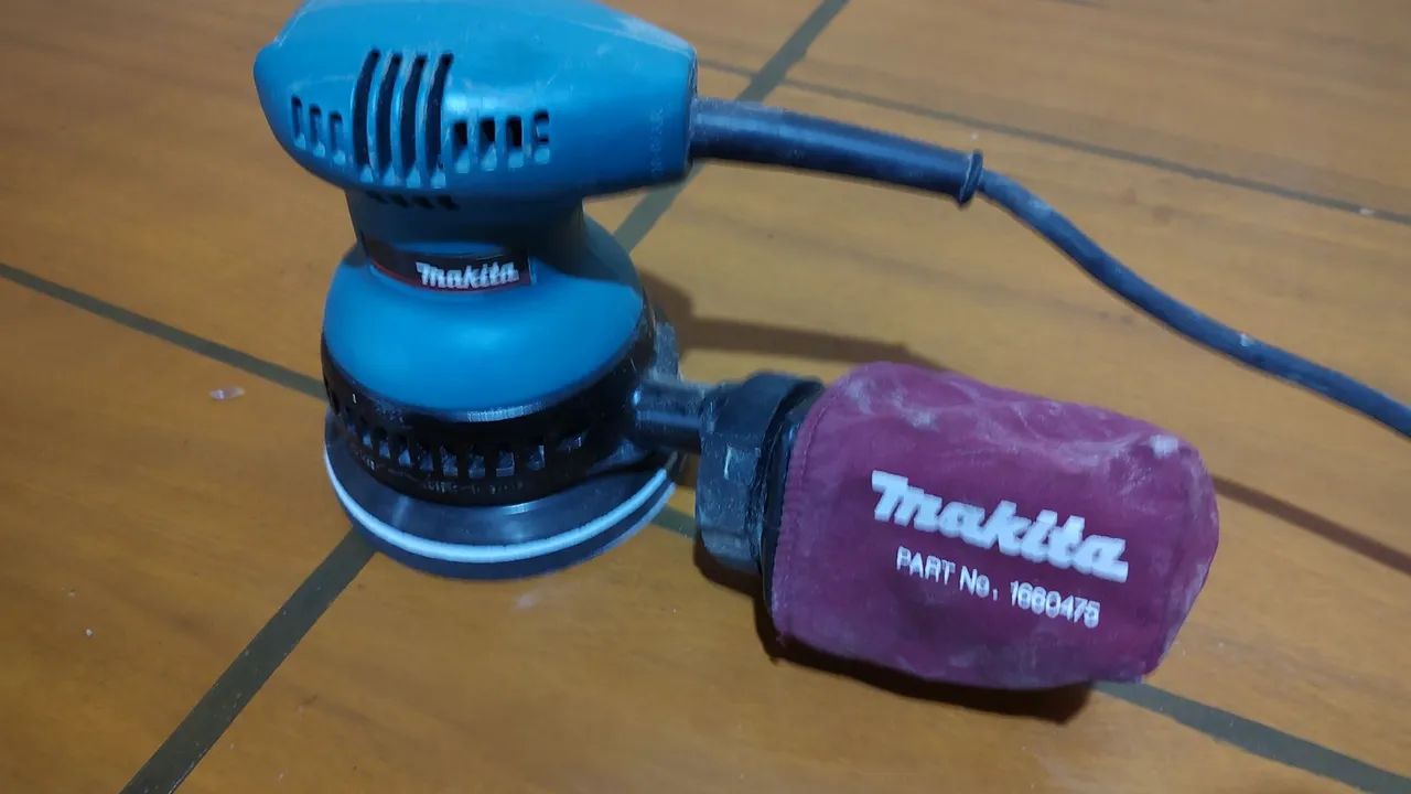 Lixadeira roto orbital Makita BO5010. 127v 240w - Foto 3