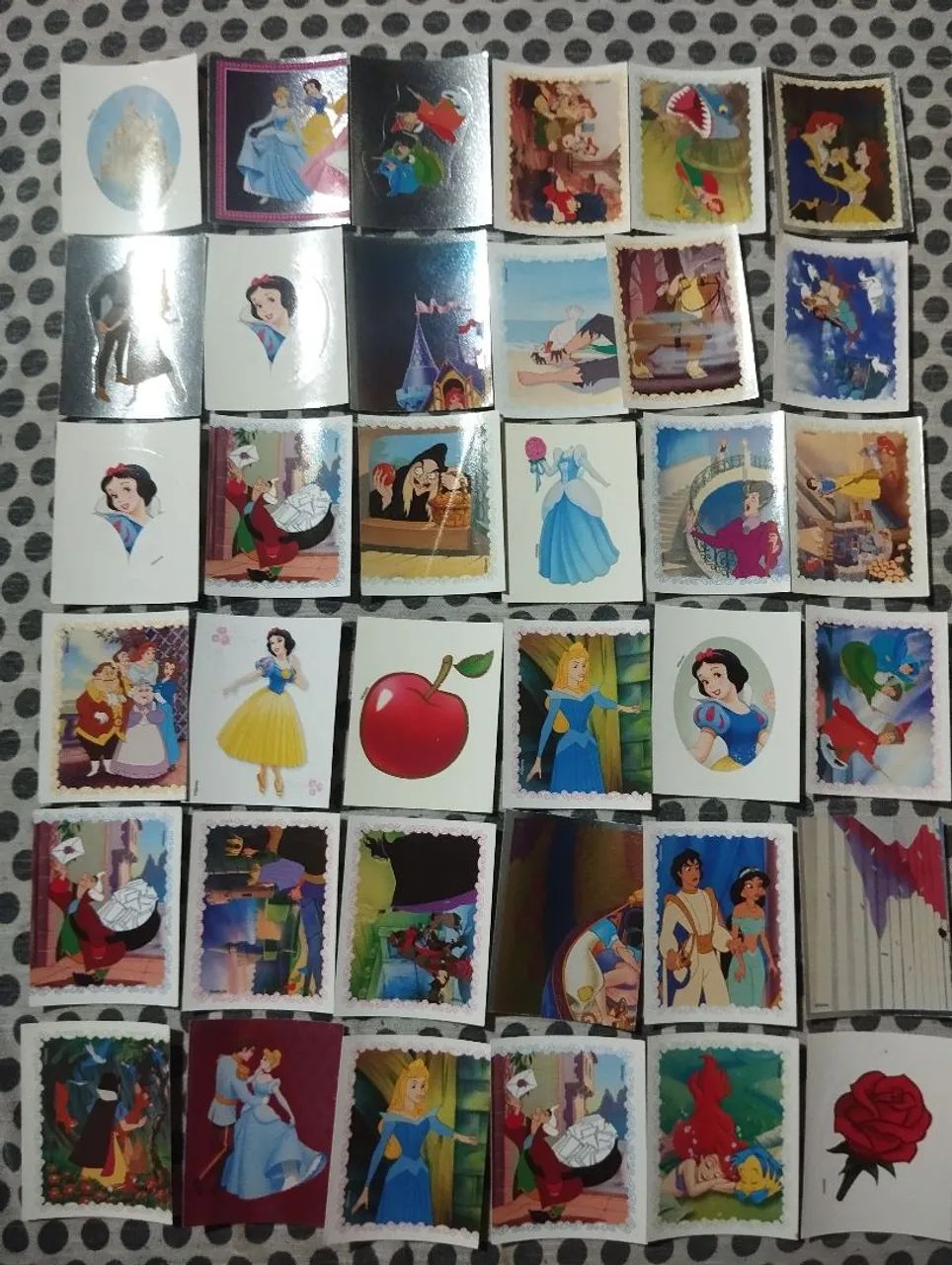 Figurinhas álbum princesas disney - Foto 3