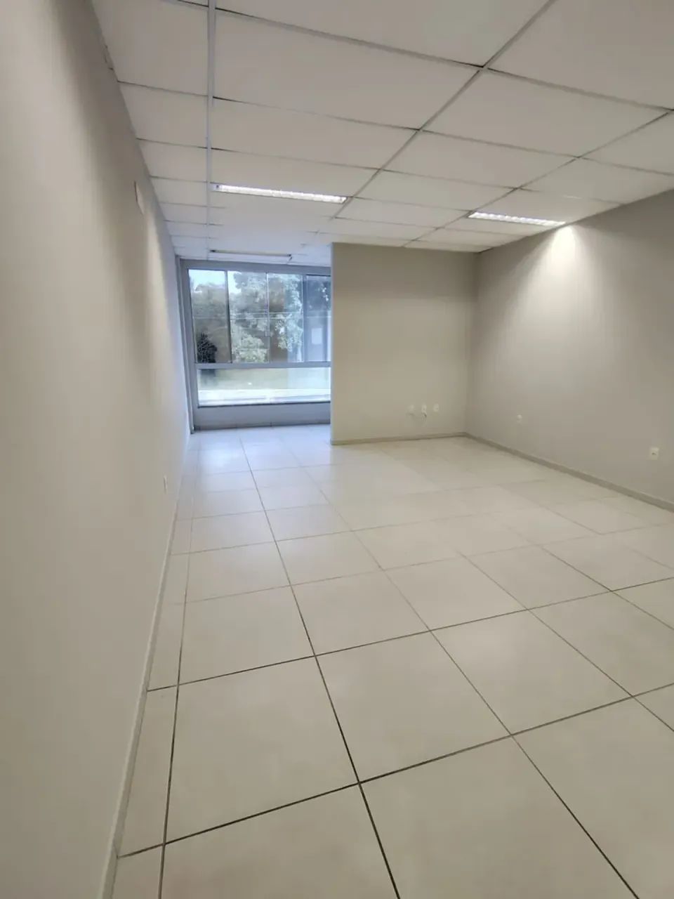 Ponto comercial/Loja/Box para aluguel com 43 metros quadrados - Foto 2