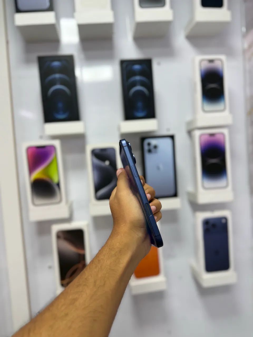IPHONE 17 PRO MAX 256 GIGAS AZUL 100%  - Foto 5