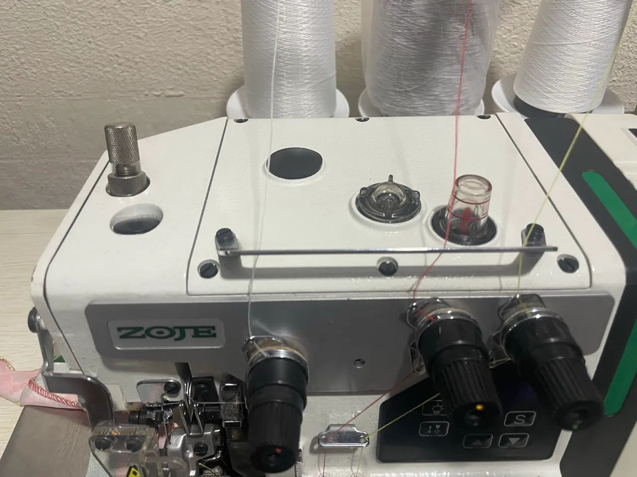 Overlock Industrial Zoje B9500 - Foto 3