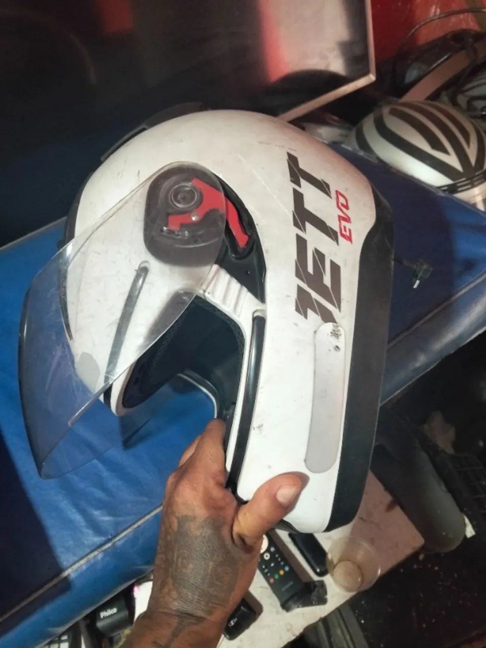 Vendo capacete perfeito estado