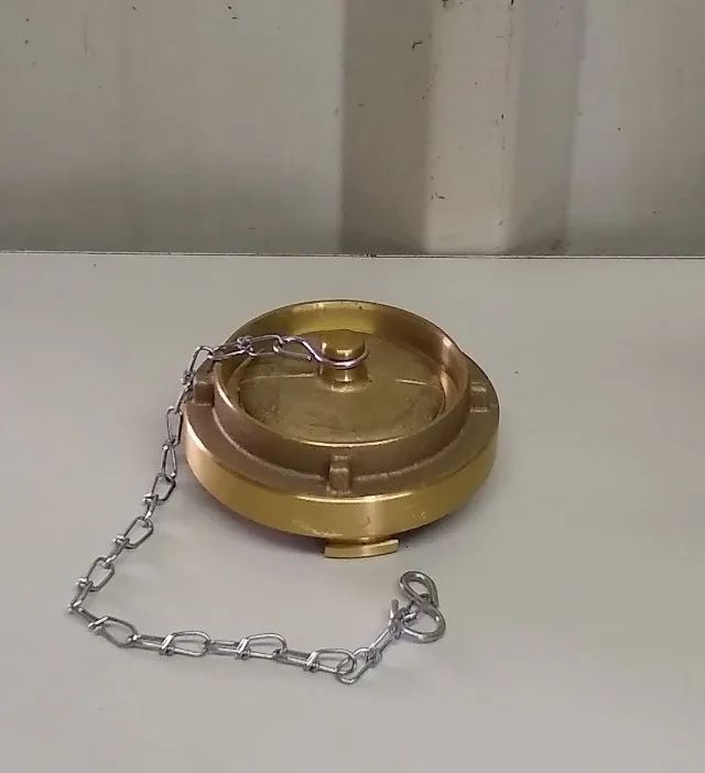 Tampão Storz em Latão com Corrente 1.1/2" - Eale