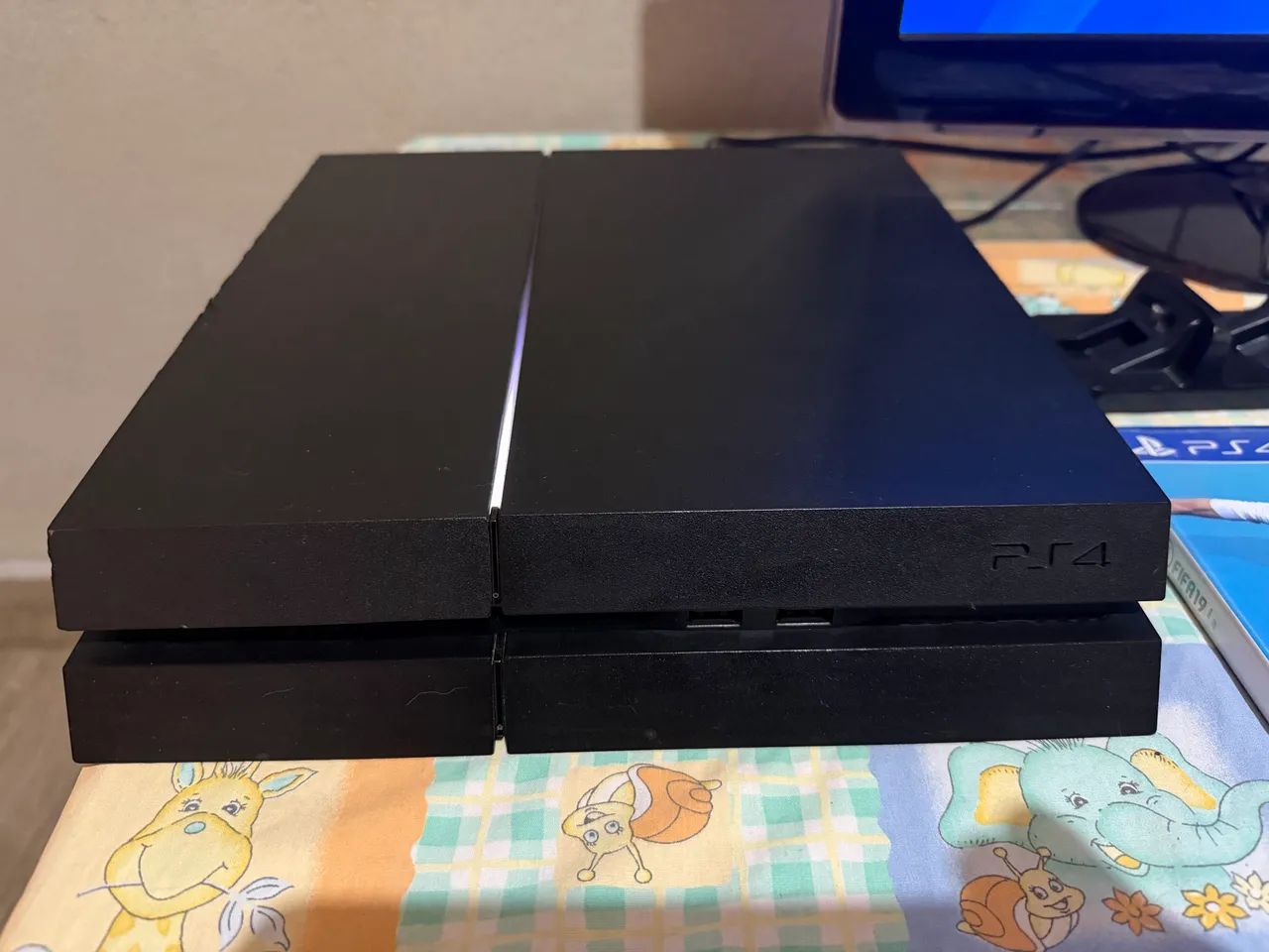 Ps4 fat com dois jogos - Foto 2