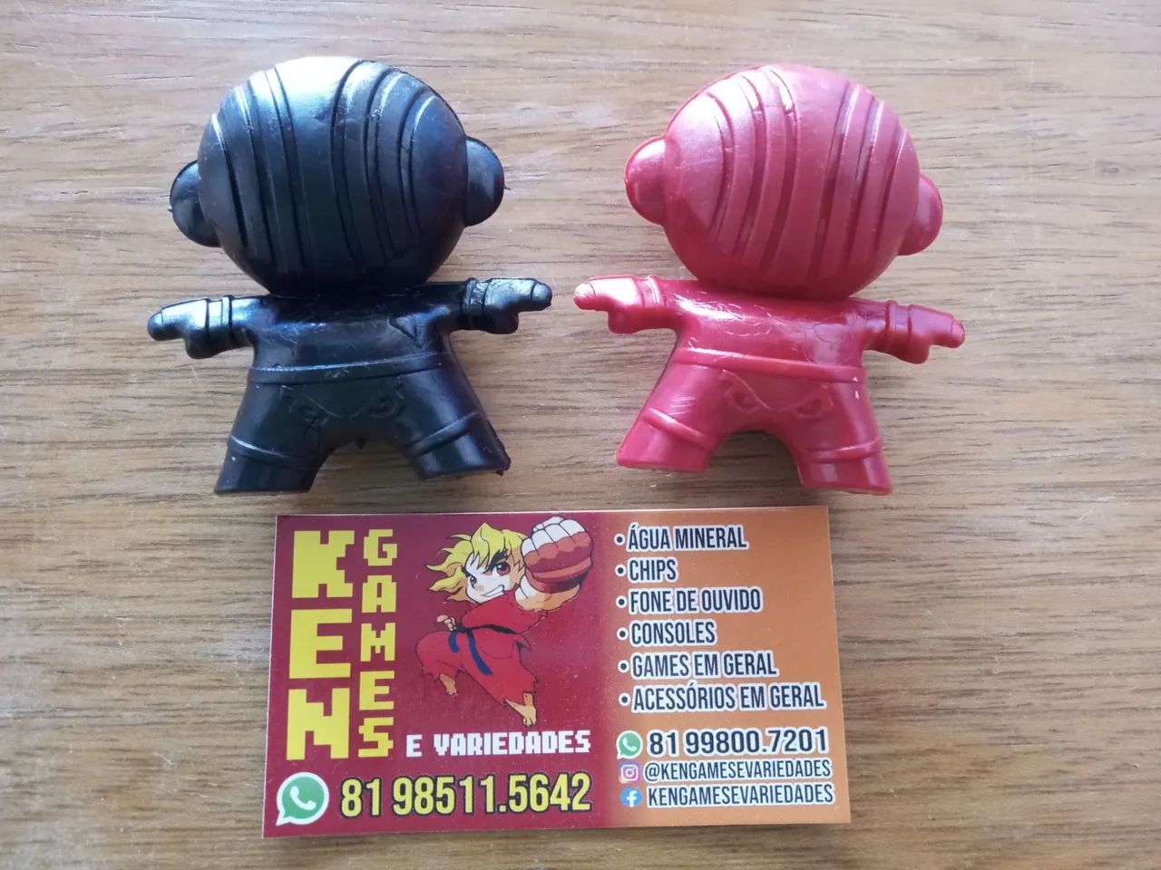 Vendo 02 mini-bonecos do Bad Boy (preto e vermelho) ! - Foto 2
