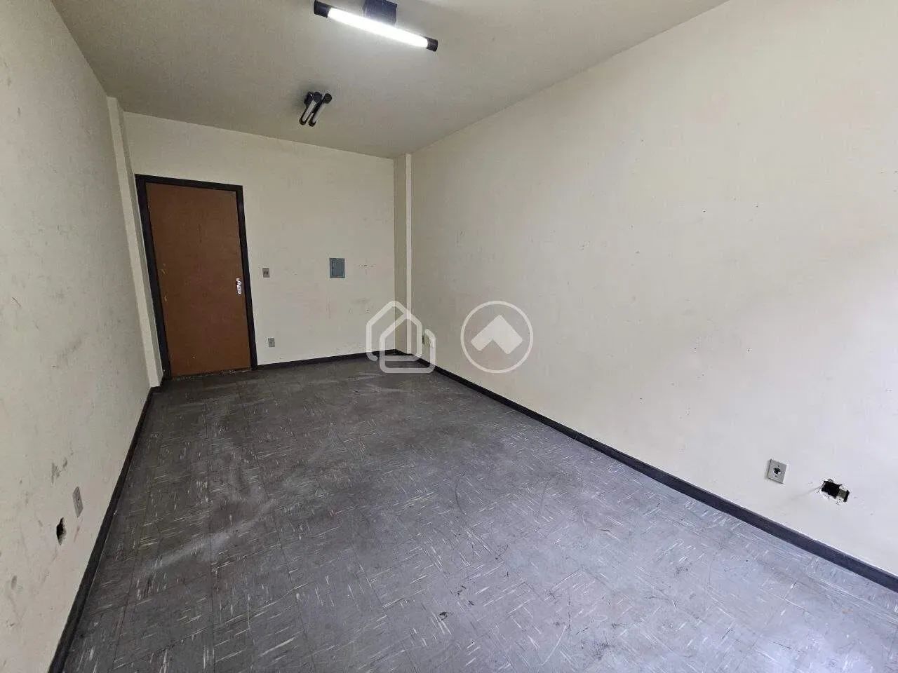 Sala para Venda no Estoril com banheiro e vaga de Garagem - Foto 4