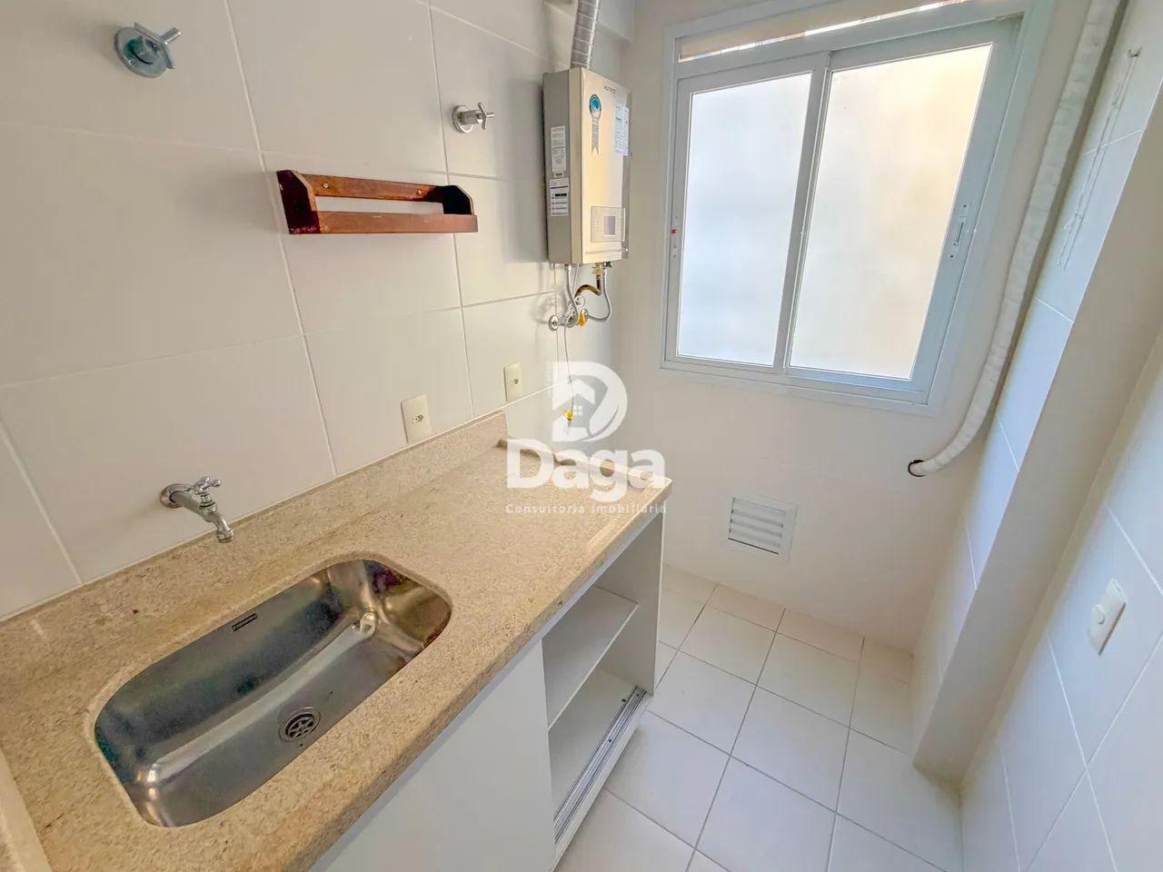 Apartamento 2 Dormitórios com Suíte e Sacada no Itacorubi - Foto 5