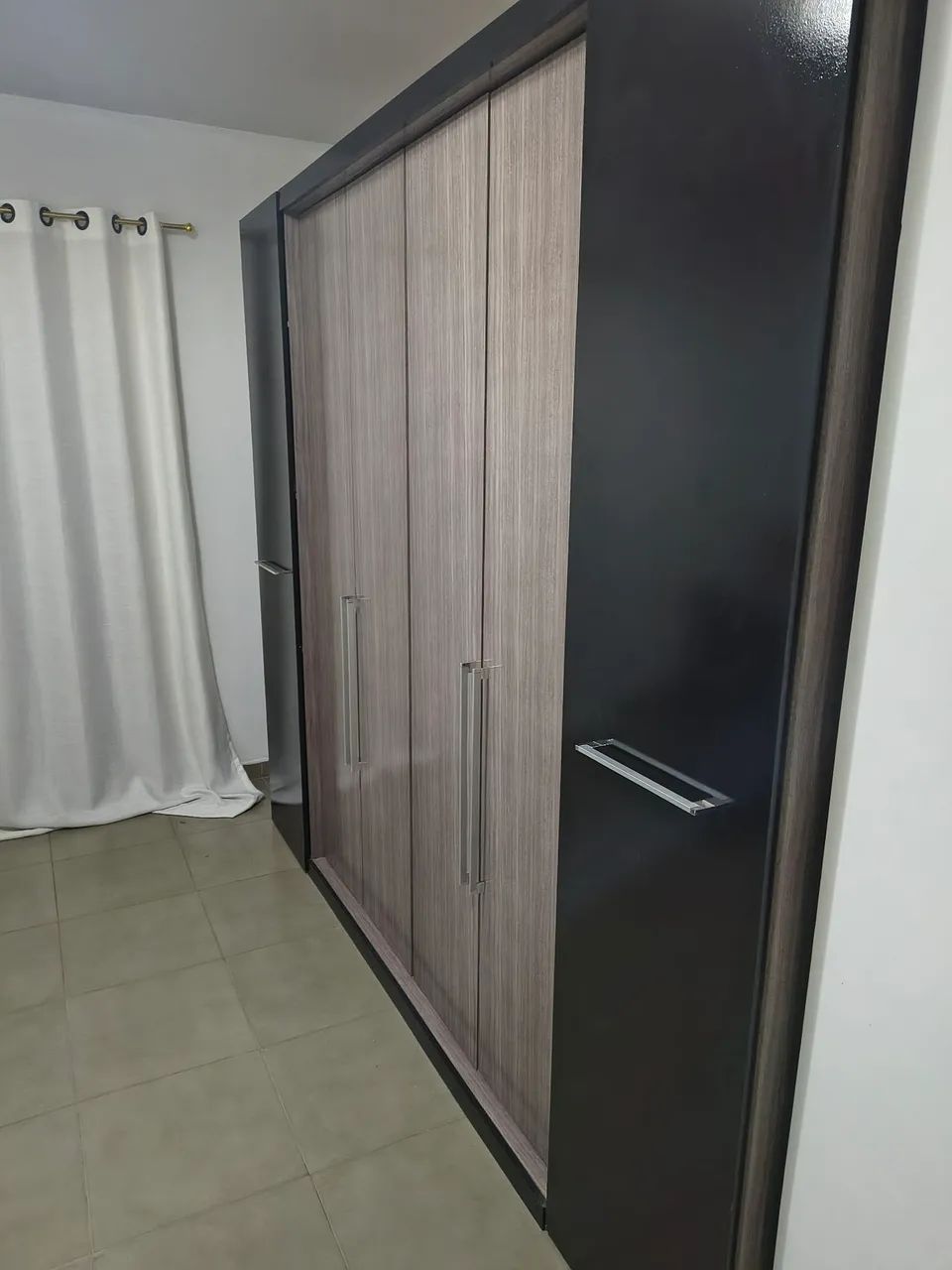 Guarda Roupa Grande 6 portas  - Foto 3