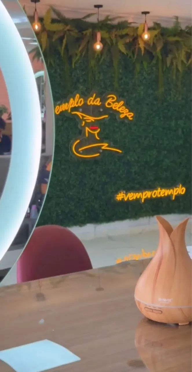 Contrata-se Manicure - Comissão de 70%