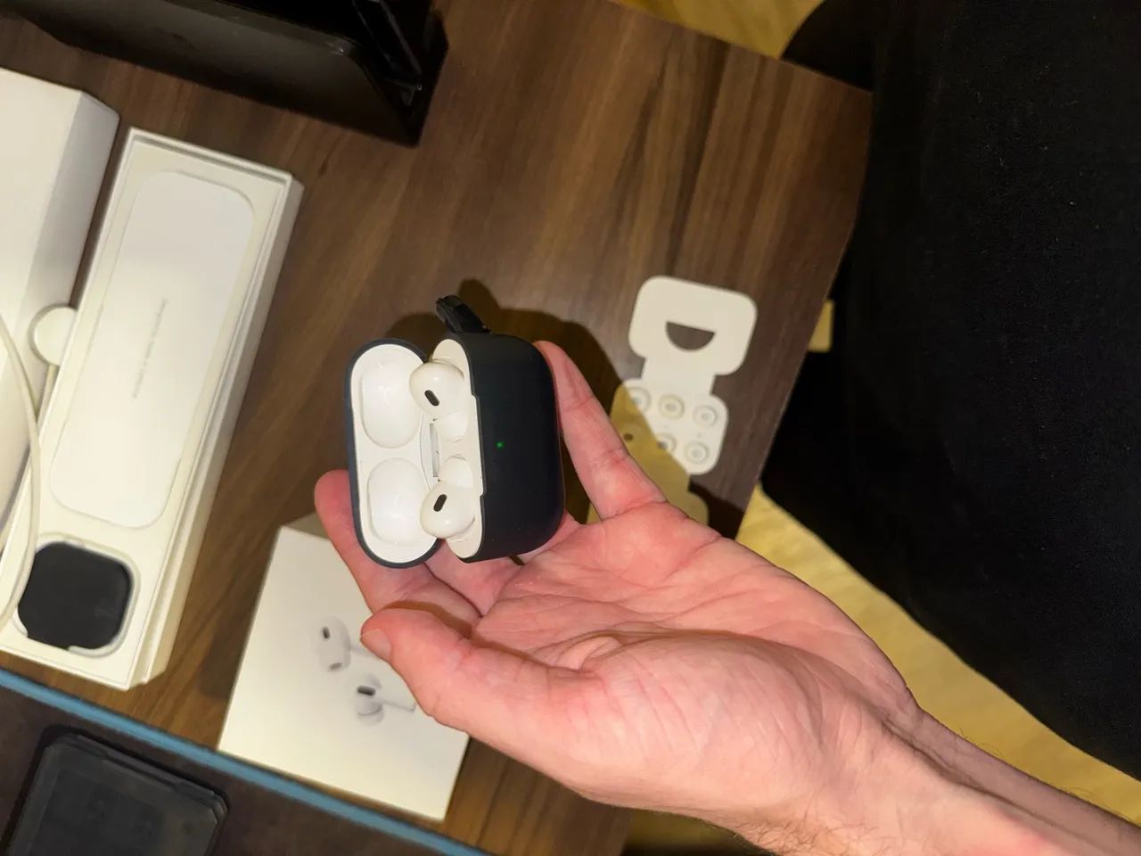 AirPods Pro 2 (2ª Geração) Originais Apple - Completo na Caixa +