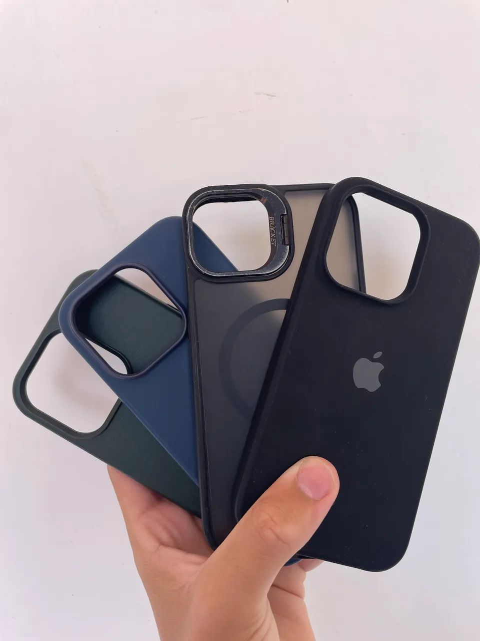 Capinha seminovas com alguns modelos (iPhone pro max 13,14,15,iPhone 13 pro 14 pro - Foto 2