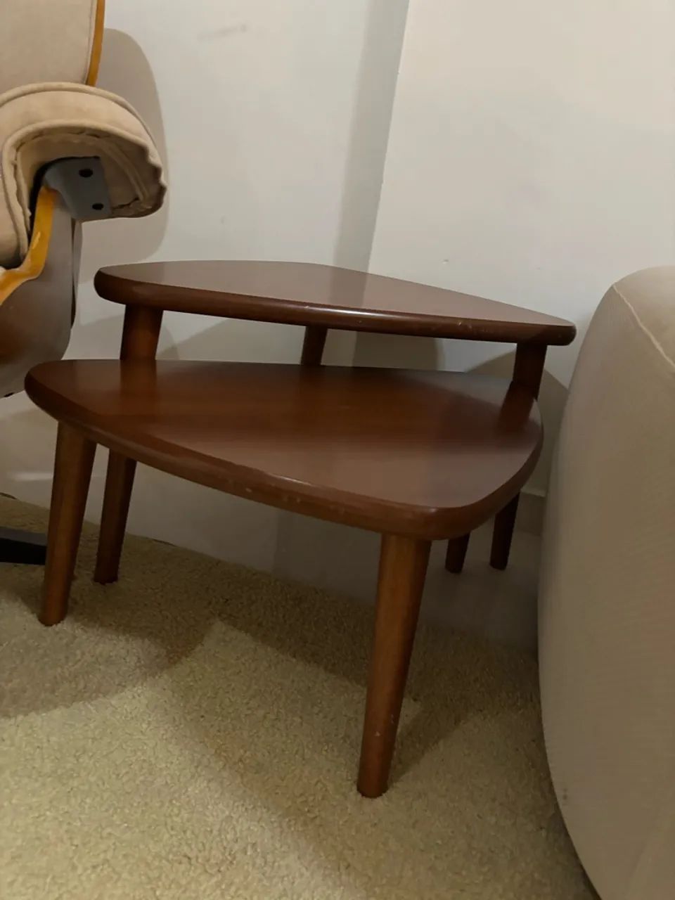 Duas mesinhas de centro 