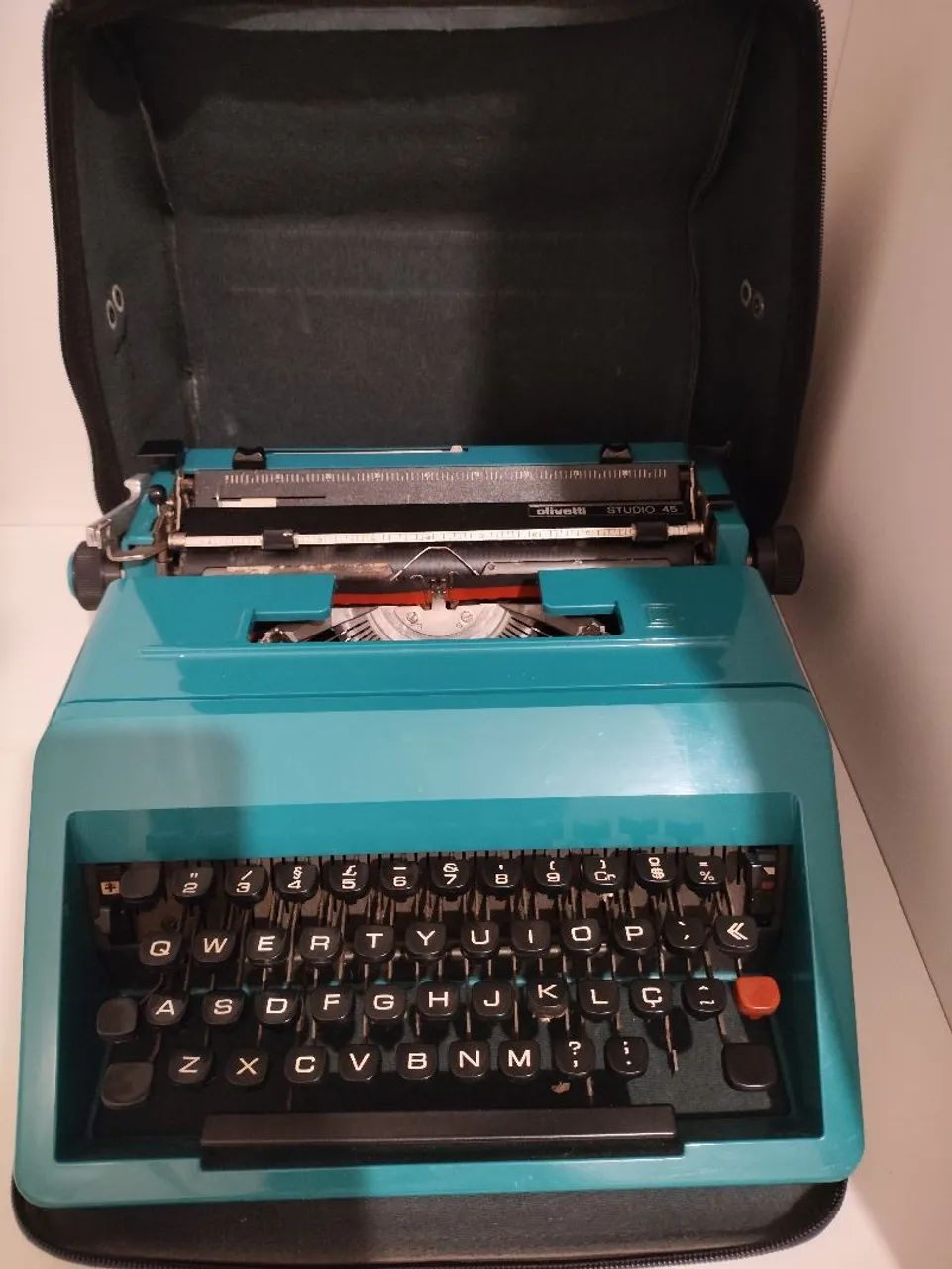 Máquina de Escrever Olivetti Studio 45 