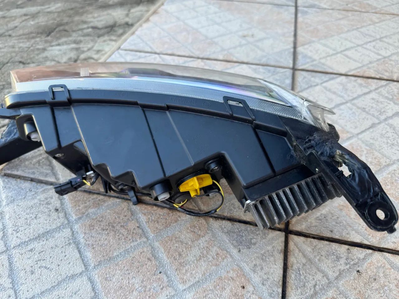 Par de farol diretos dos KWID 2025