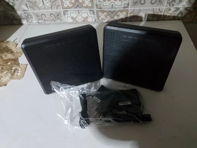 2 Roteadores Arcadyan Desktop + Acessórios - Prontos pra Usar! - Foto 2