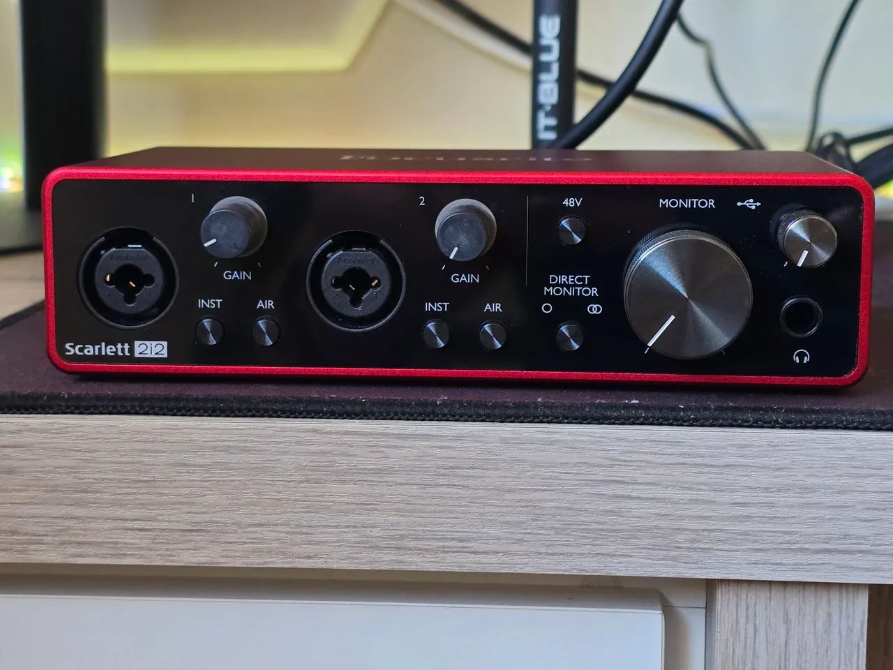 Interface de áudio Focusrite Scarlett 2i2 3ª geração 