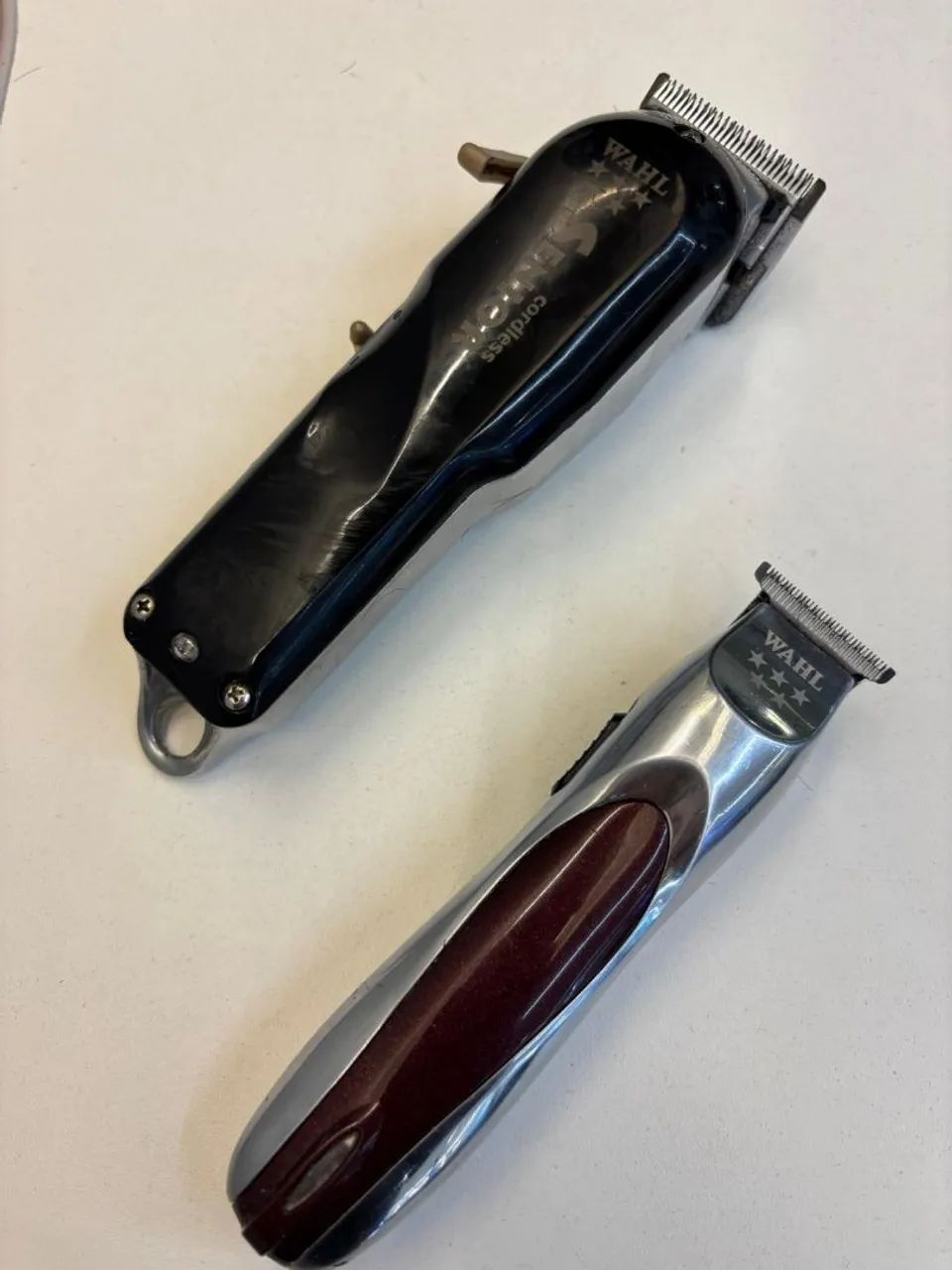 Máquina de corte e acabamento 