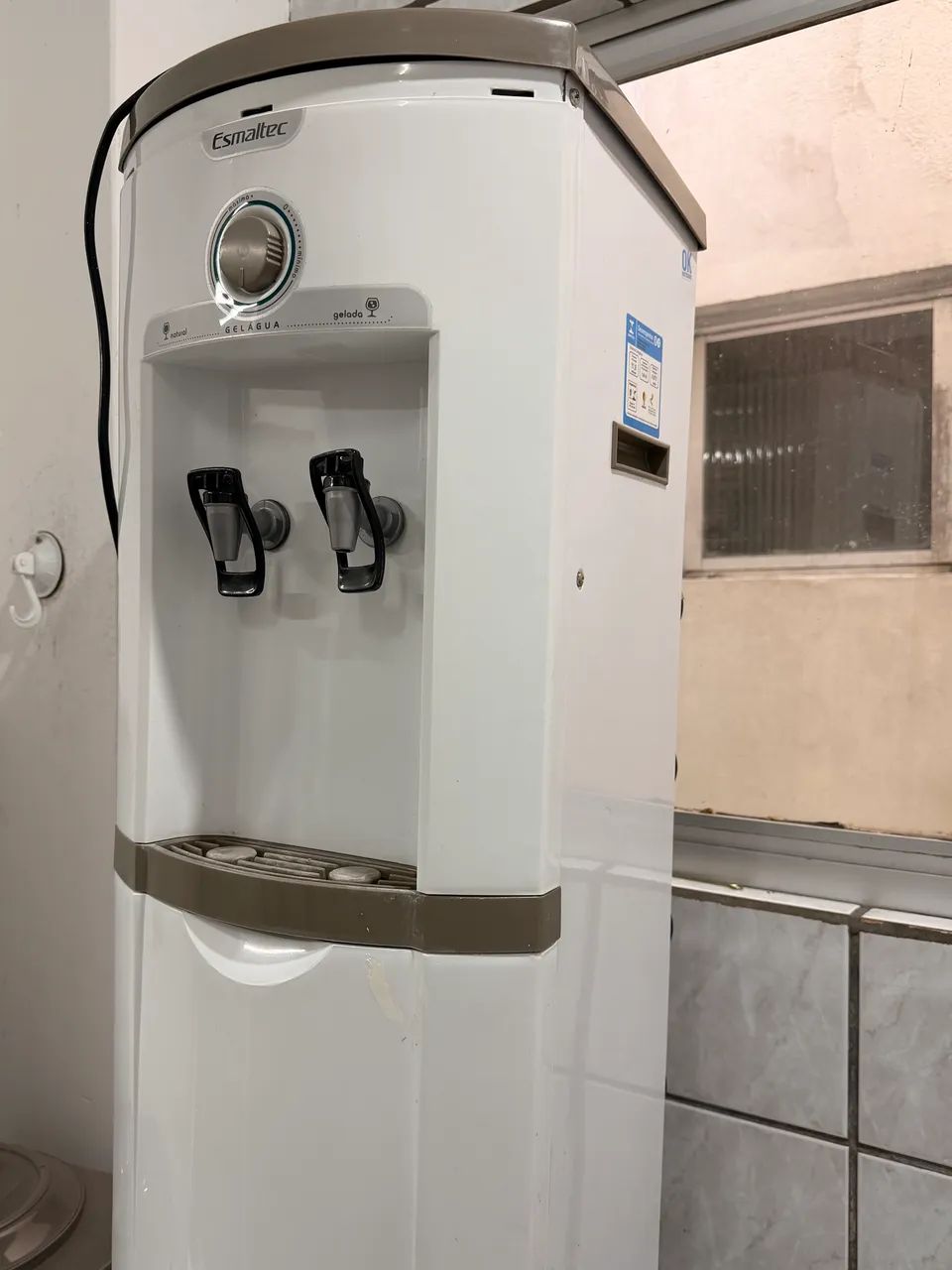 Bebedouro Esmaltec branco 