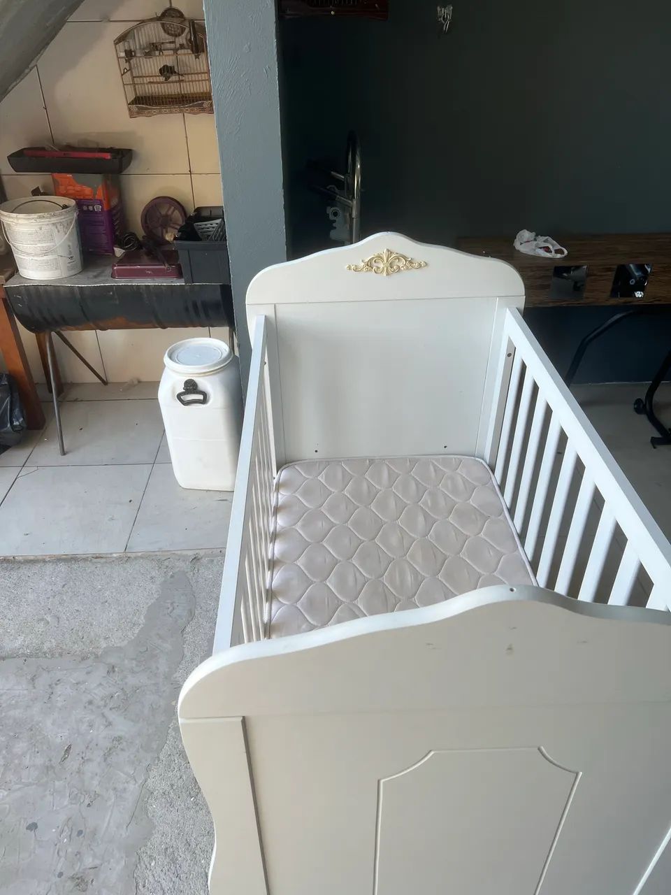 Vende-se berço 