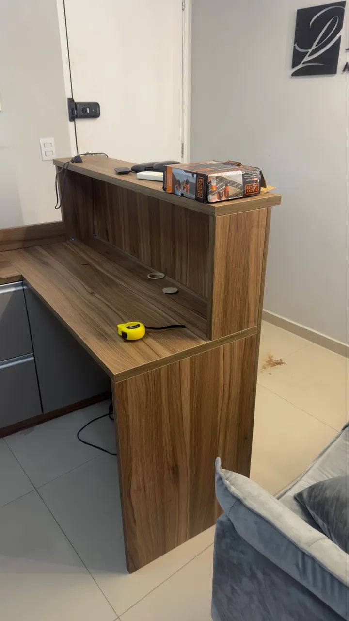 Mesa para escritório/consultório com armário  - Foto 3
