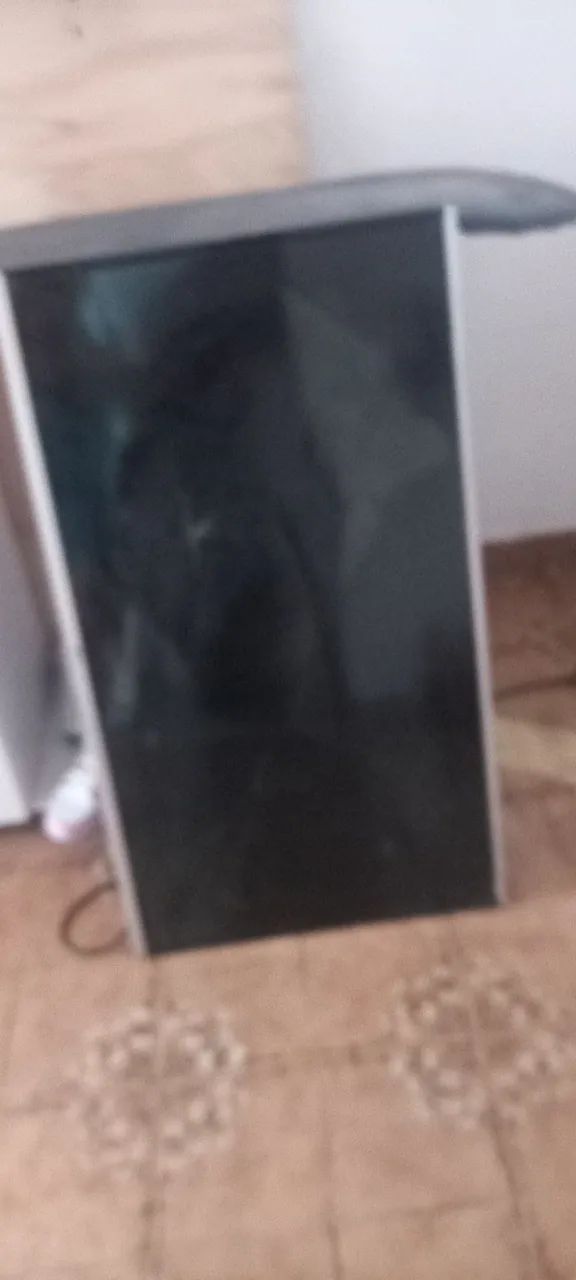 Tv para usar as peças 199rs LG