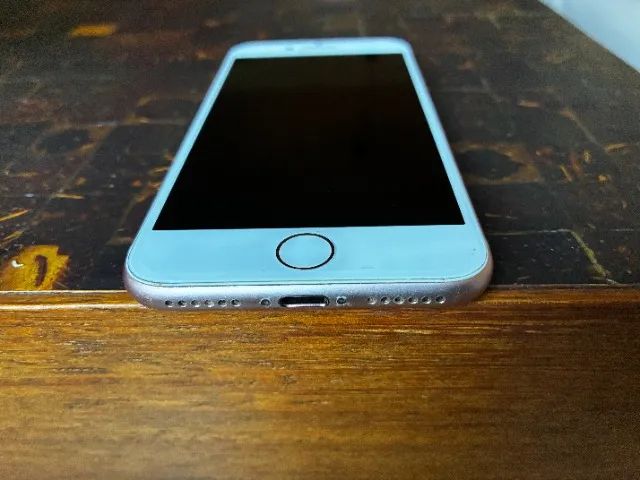 iPhone 8 64GB Silver - Ótimo Estado + Capa Silicone + Touch ID OK + Bateria 75% - Foto 4