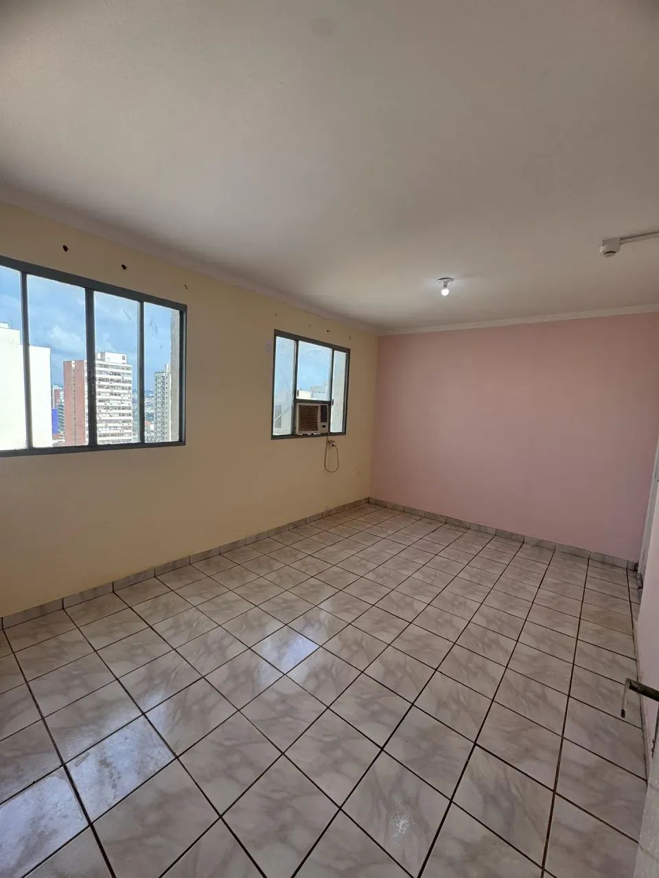 03 Salas Comercial Juntas + Recepção -  02 Banheiros - Elevador - Centro - Edifício Banco  - Foto 4