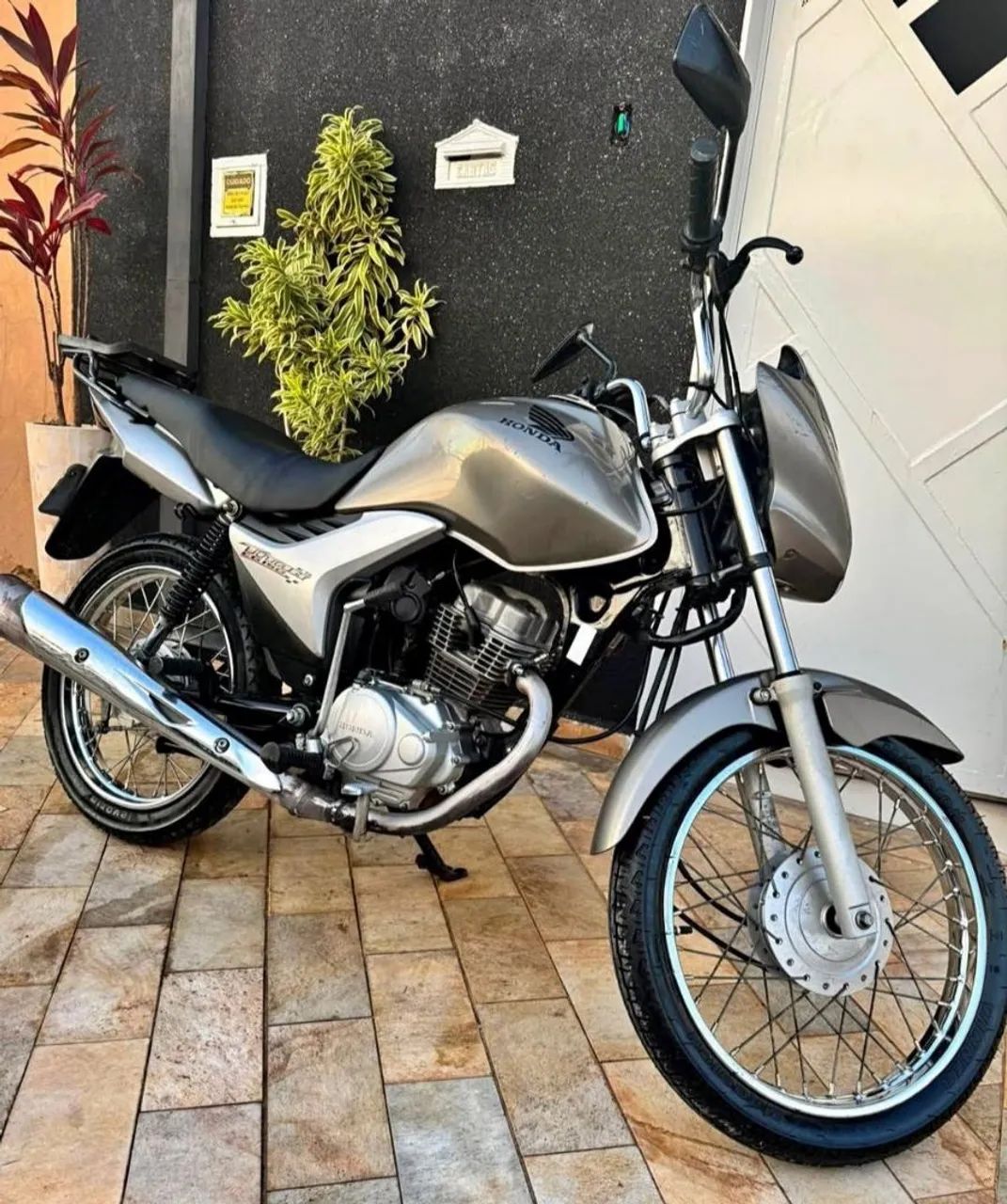 CG 150 ano 2009 