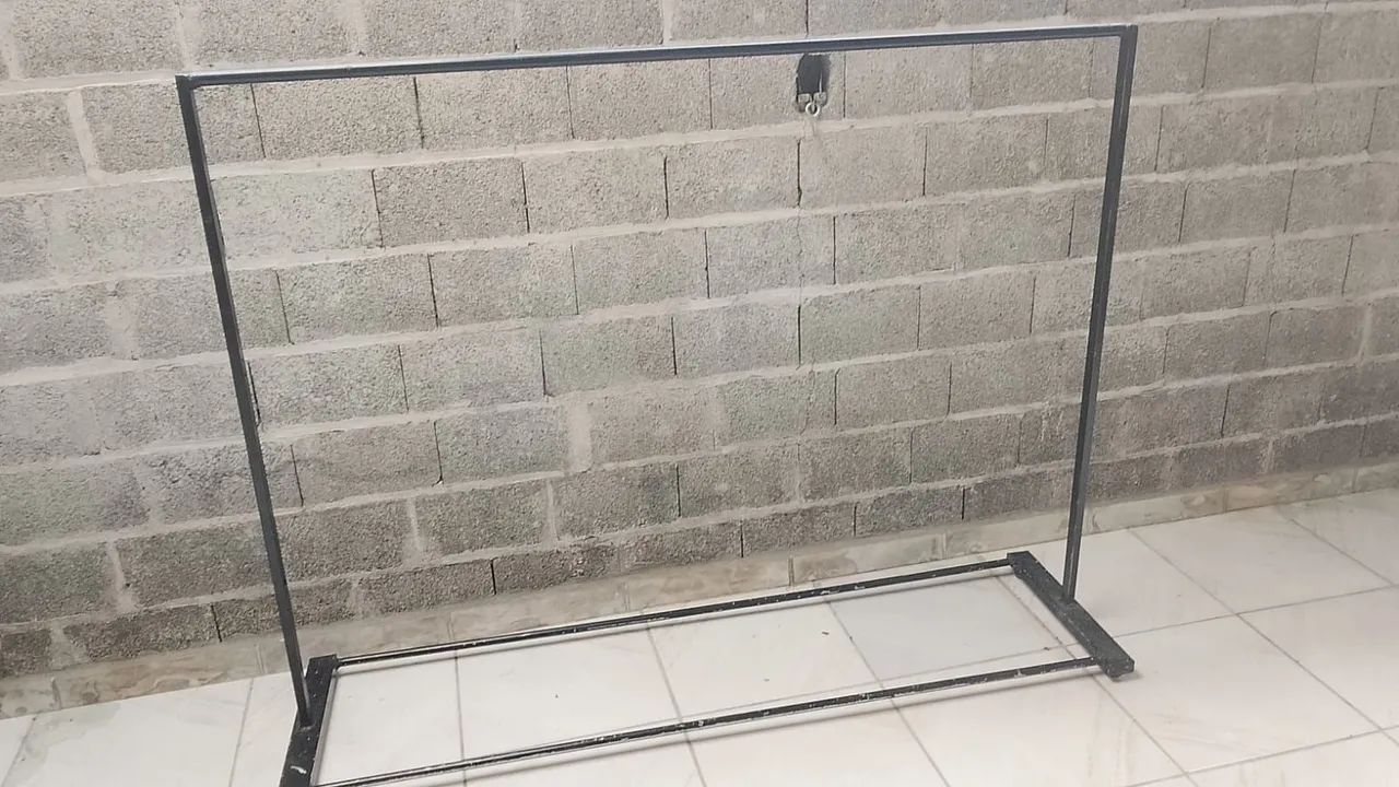 Arara de roupas - Foto 2