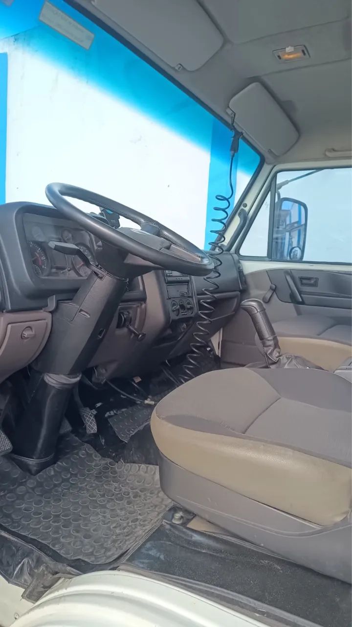 Caminhão Limpa Fossa VW 8.160 - 2015- Completo - Pronto para Trabalhar - Foto 11