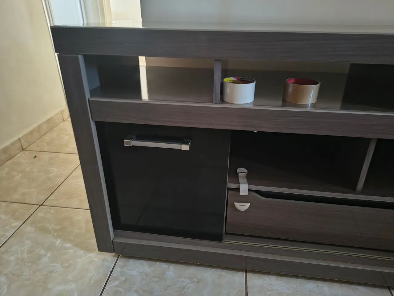 Rack para sala com portas de correr - Foto 4