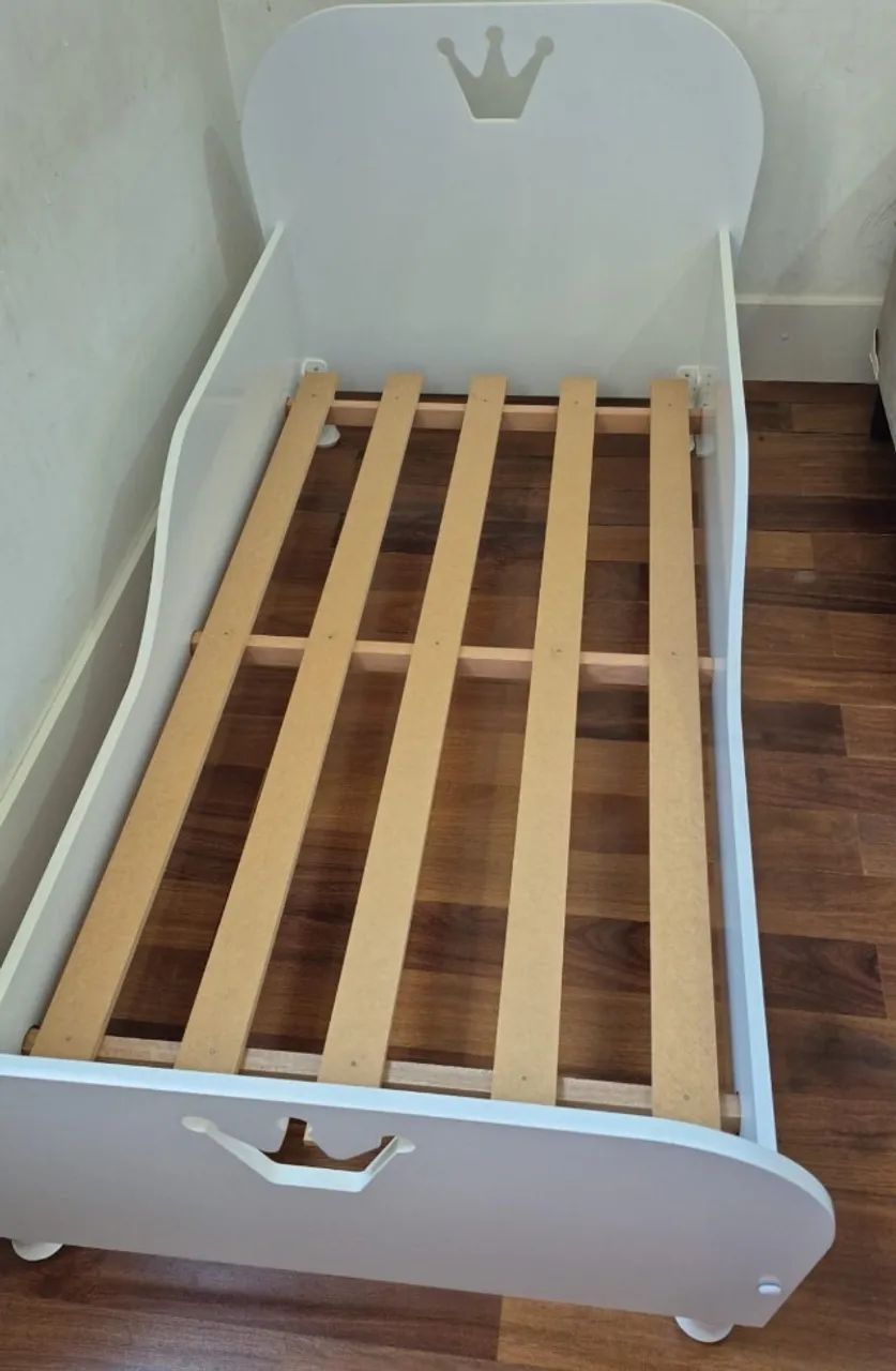 Cama infantil com colchão 