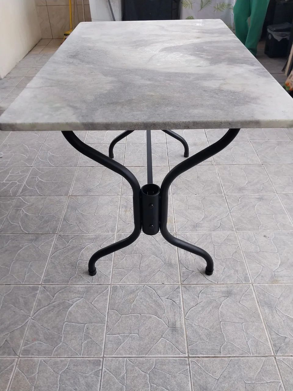Mesa tampa granito.