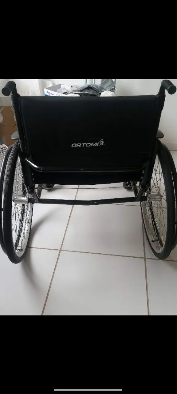 Cadeira de rodas monobloco super leve  - Foto 2