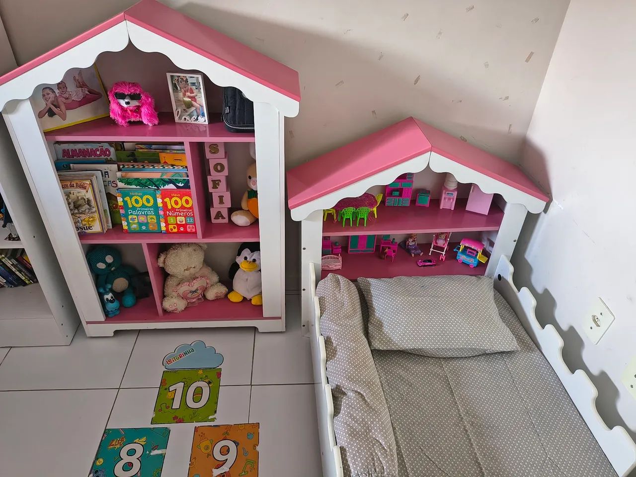 Cama castelo + estante + colchão 