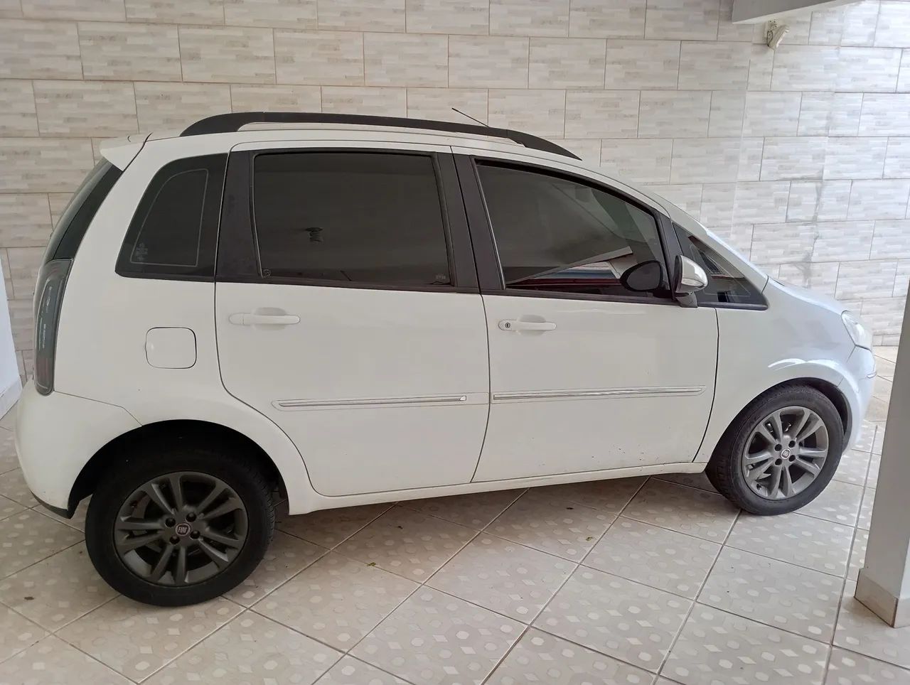 Fiat Idea Essence 1.6 Flex 16V 5P 2014 - Foto 2