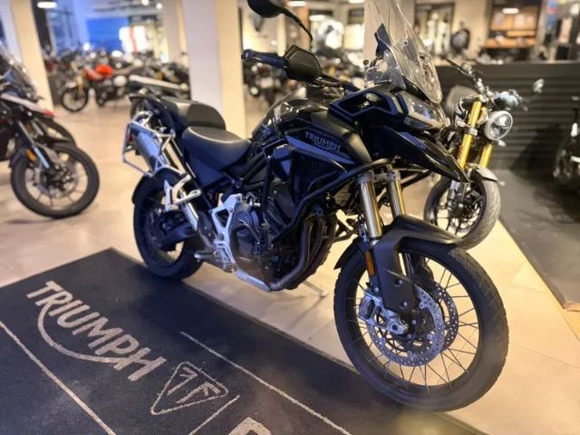 Triumph 1200 Rally Black Edition 2024 - 1497656057 | OLX Triumph 1200 Rally Black Edition 2024 - 1497656057 | OLX